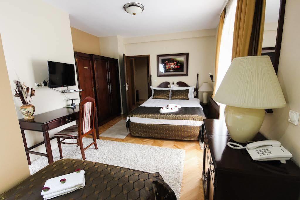 Hotel Villa Ragusa Скопье Экстерьер фото
